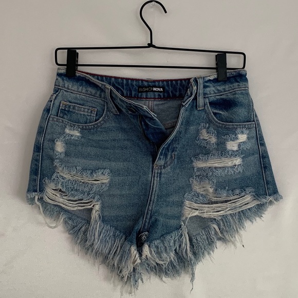NWOT Fashion Nova Distressed Denim Shorts - Picture 1 of 3